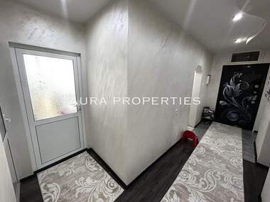 Închiriere - Apartament în Varoș,  Razgrad