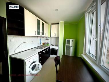 Închiriere - Apartament în Mladost,  Vrața