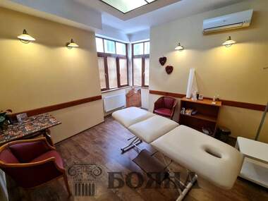 Vânzare - Salon de frumusețe/Birou/Restaurant/Cabinet de stomatologie în Center,  Ruse