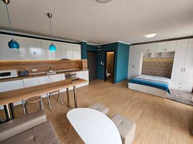 Închiriere - Apartament în Mladejki hălm,  Plovdiv
