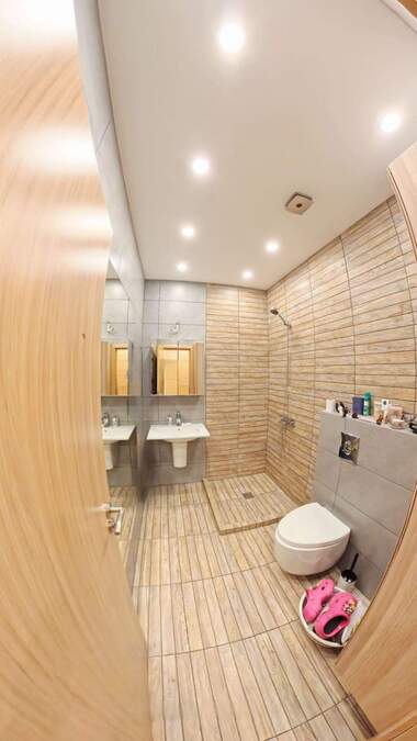 Vânzare - Apartament în Kambanite,  Sofia