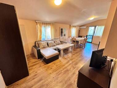 For sale - Apartment in Triavna,  Gabrovo