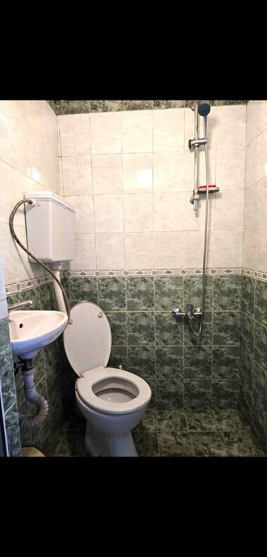 Продажба - Етаж от къща в Запад,  Пазарджик