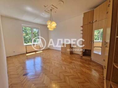 Kira - Apartman olarak Oborishte,  Sofia