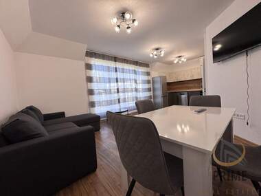 Închiriere - Apartament în Lazur,  Burgas