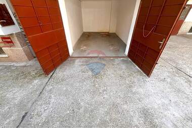 Verkauf - Garage in Ialta,  Ruse