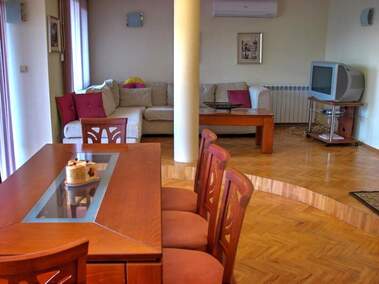 Închiriere - Casă în Vetren,  Burgas