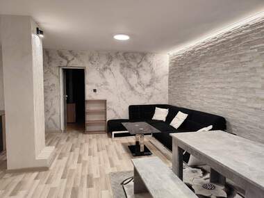 Închiriere - Apartament în Wider Center,  Pleven