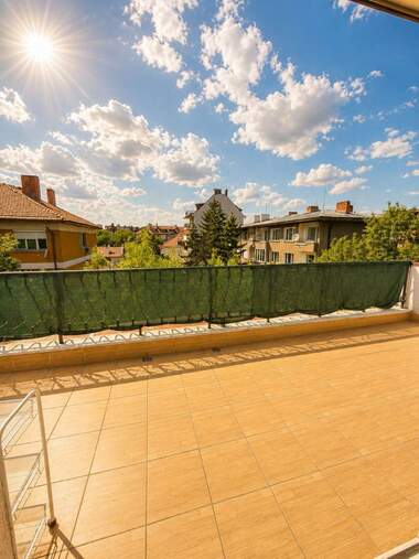 Kira - Apartman olarak Oborishte,  Sofia