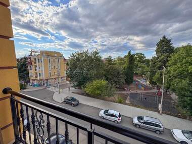 Închiriere - Apartament în Sarafovo,  Burgas