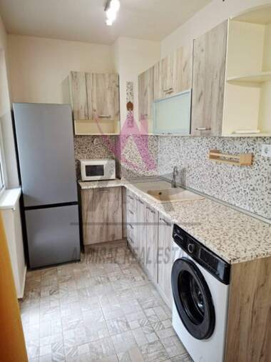 Kira - Apartman olarak Vazrajdane 4,  Varna