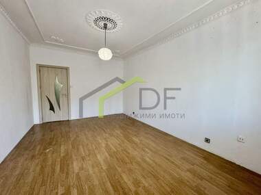 Vânzare - Apartament în Mladost 2,  Varna