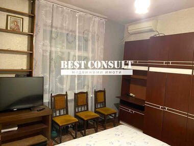 Închiriere - Apartament în Center,  Ruse