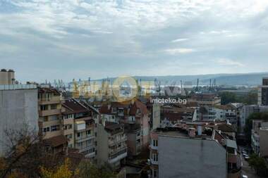 Продажба - Апартамент в Център,  Варна