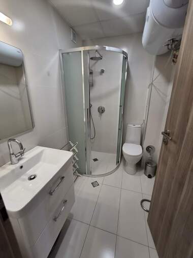 Miete - Wohnung in Mladejki halm,  Plowdiw
