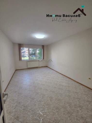Vânzare - Apartament în Iztok,  Pernik