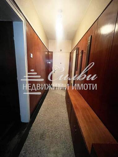 Продажба - Апартамент в Добруджански,  Шумен