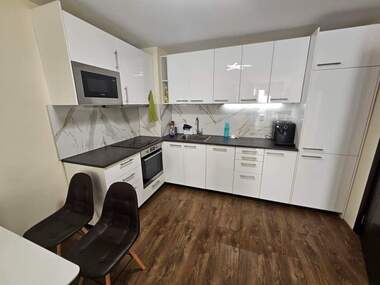Închiriere - Apartament în Mladejki hălm,  Plovdiv