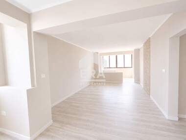 For sale - Apartment in Uchilishtni,  Haskovo
