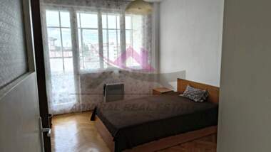 Închiriere - Apartament în Ceaîka,  Varna