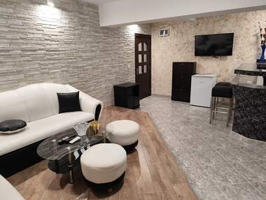 Închiriere - Apartament în Wider Center,  Pleven