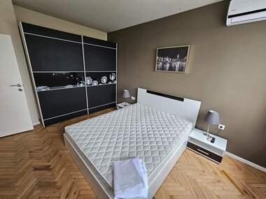 Miete - Wohnung in Mladejki halm,  Plowdiw