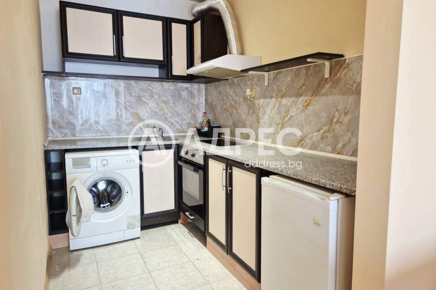 Cu trei camere Apartament în Zimno kino Trakia, Varna – fotografia 3