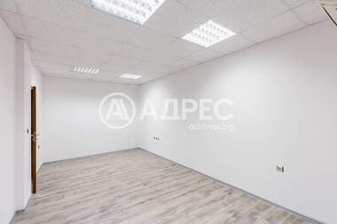 Ενοίκιο - Γραφείο σε Морска Градина,  Варна