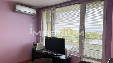 Închiriere - Apartament în Ceaîka,  Varna