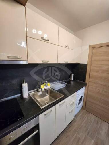 Închiriere - Apartament în Kolhozen pazar,  Varna