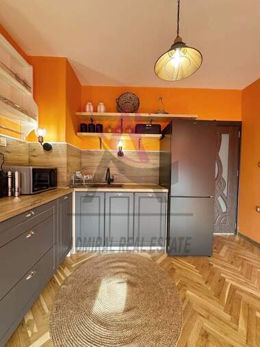 Închiriere - Apartament în Ceaîka,  Varna