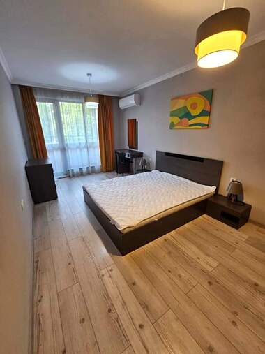 Închiriere - Apartament în Mladejki hălm,  Plovdiv