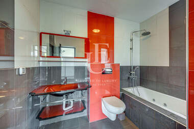 For sale - House in Bankia,  Sofia