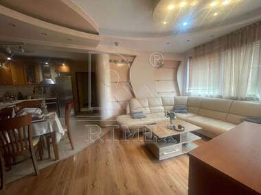 For rent - Apartment in Mladejki halm,  Plovdiv
