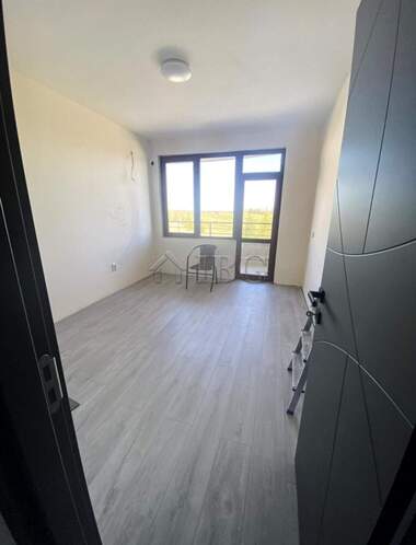 Vânzare - Apartament în Topola,  Dobrice