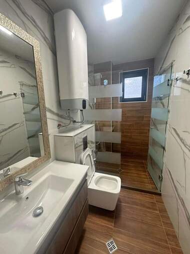 Miete - Wohnung in Mladejki halm,  Plowdiw