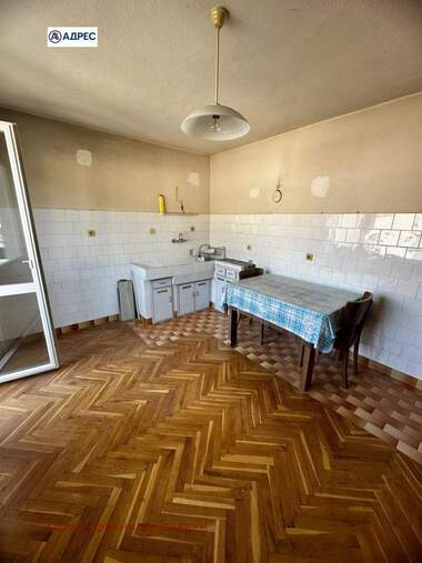 Verkauf - Wohnung in Troian,  Lowetsch