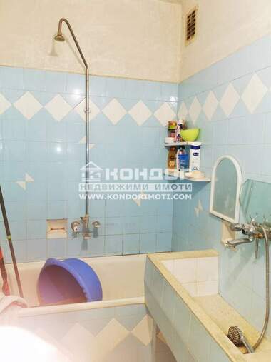 Продажба - Апартамент в Кючук Париж,  Пловдив