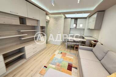 Închiriere - Apartament în Center,  Varna