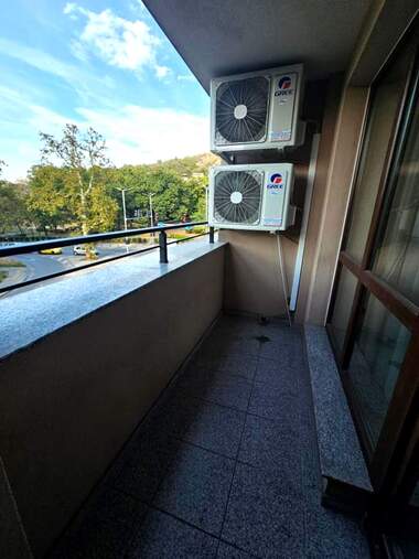 Închiriere - Apartament în Mladejki hălm,  Plovdiv