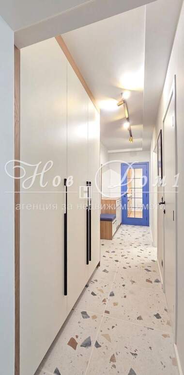 Vânzare - Apartament în Iztok,  Sofia