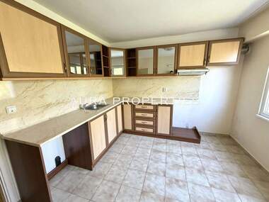 For sale - Apartment in Orel,  Razgrad
