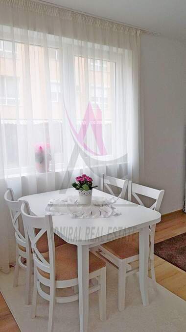 Închiriere - Apartament în Văzrajdane 1,  Varna