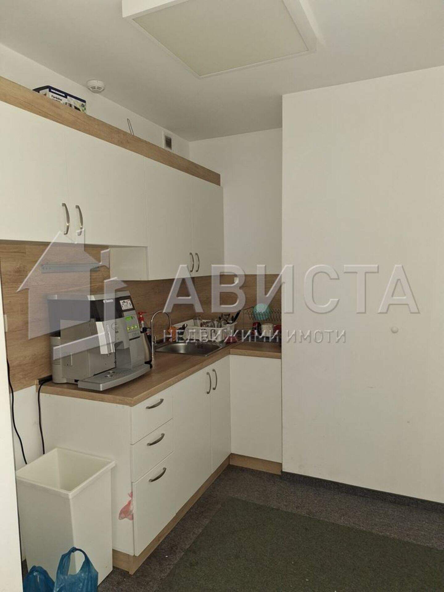 Γραφείο σε Ιβαν Βαζοβ, Σόφια – φωτογραφία 10