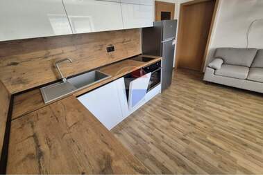 Închiriere - Apartament în Obștiinata,  Varna