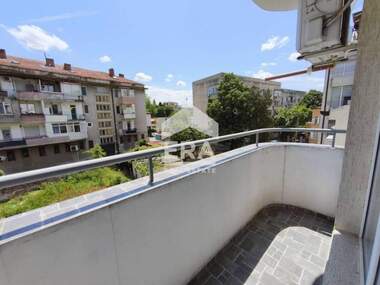 Verkauf - Wohnung in Zentar,  Iambol