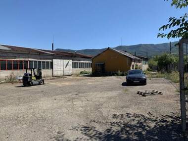 Vânzare - Spațiu industrial/Service auto/Spațiu de depozitare în Vărșeț,  Montana