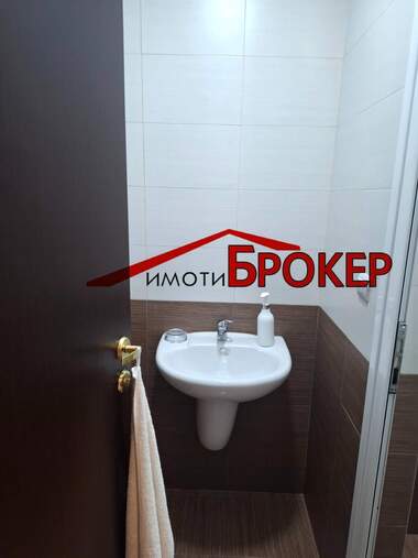 Аренда - Офис/Салон красоты/Стоматологический кабинет в Център,  Сливен