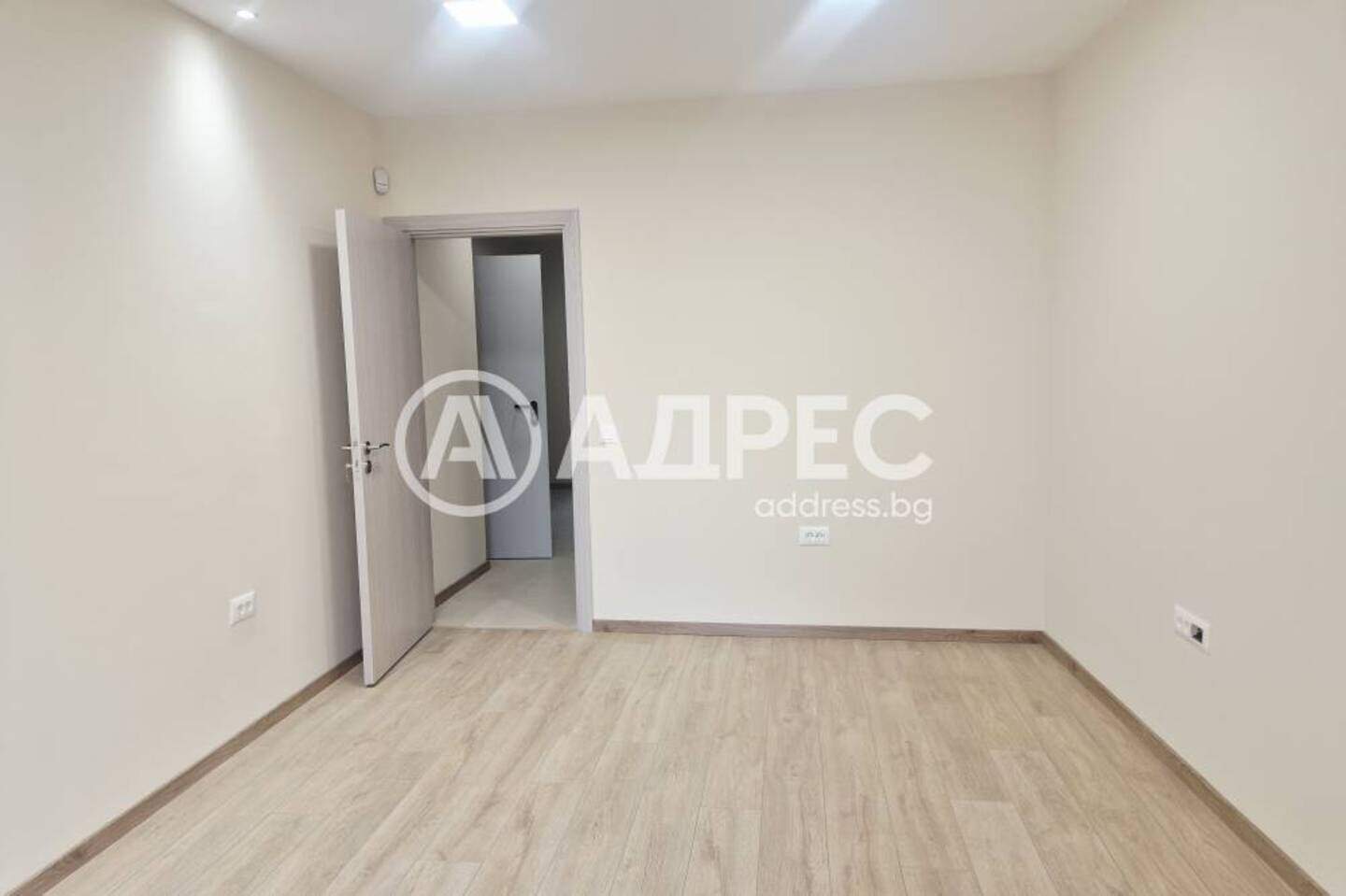 Γραφείο σε Τσενταρ, Βαρνα – φωτογραφία 7
