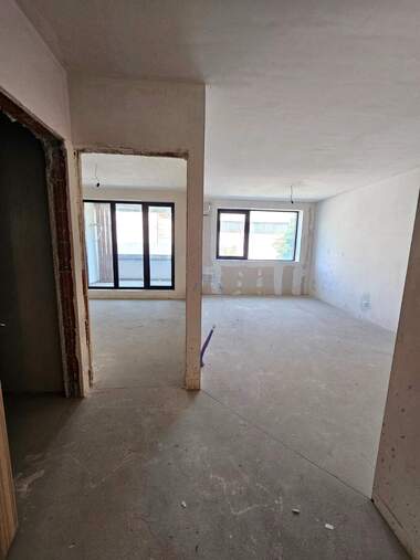 Verkauf - Wohnung in Zona B-5,  Sovia